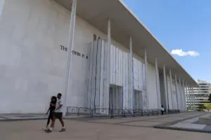 Kennedy Center board to propose new options for honoring Trump as center confronts solvency worries