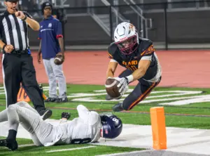 El Modena football edges Trabuco Hills with last-second field goal