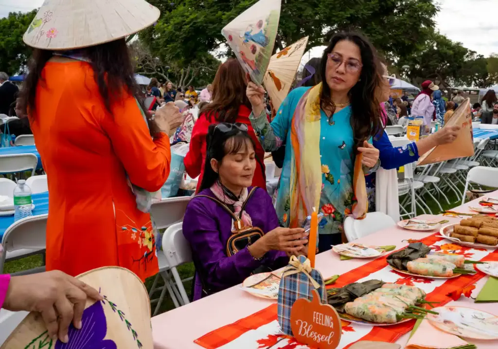 Debby Nguyen, Nguyet Vo, Amy Hoang, Thy Mai, and Hanh...