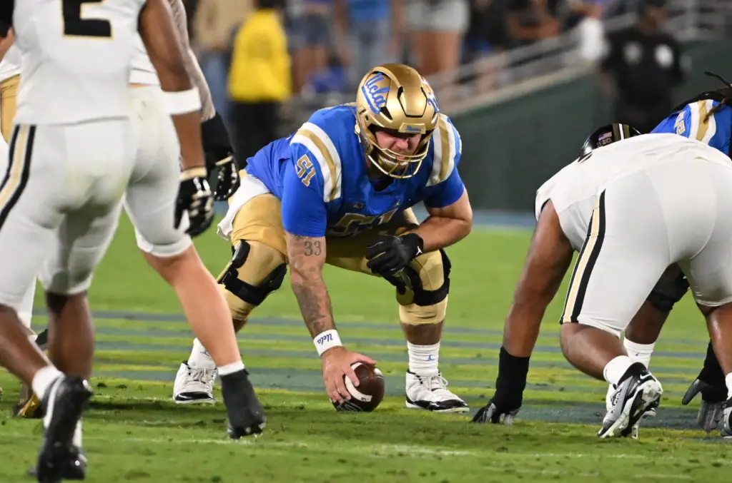 Offensive lineman Riley Robell (51) of the UCLA Bruins against...