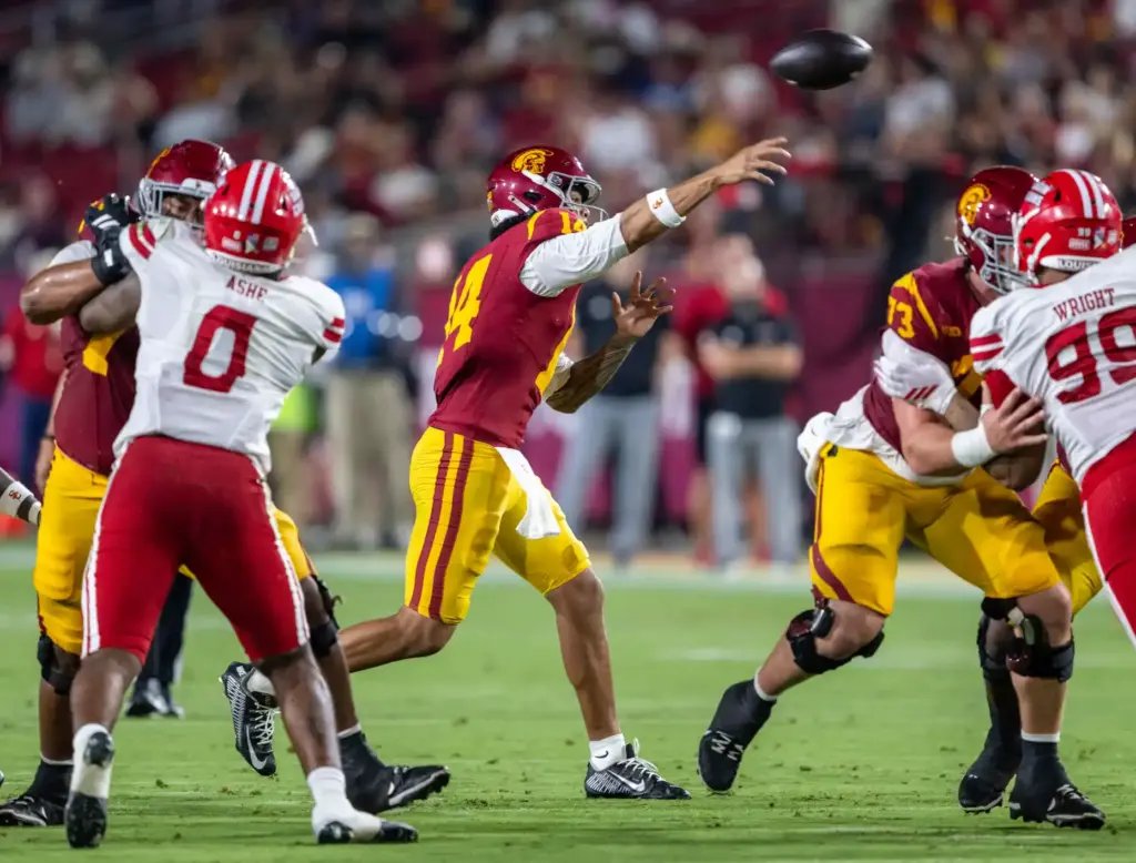 USC quarterback Jayden Maiava (14) throws the ball during a...