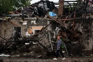 Russian strikes kill 8 in Ukraine as the UN debates how to end the war