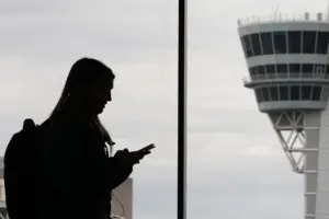 Flights are disrupted across Northeast because of technical problems at a key air traffic center