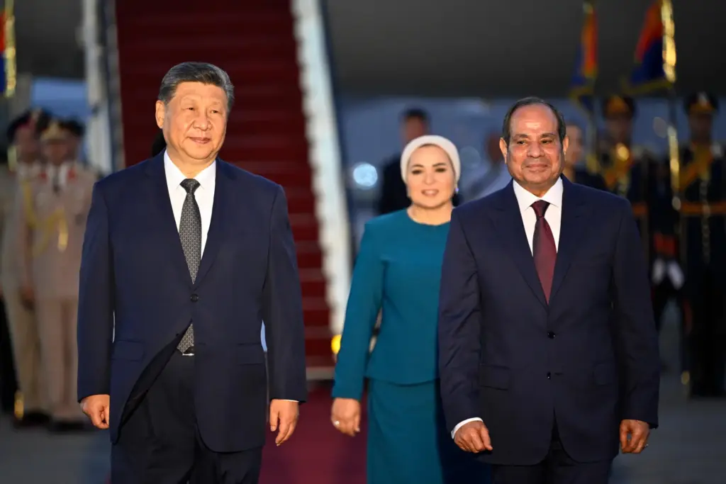 Chinese President Xi Jinping, Peng Liyuan, Egyptian President Abdel-Fattah el-Sissi and Entissar Amer.