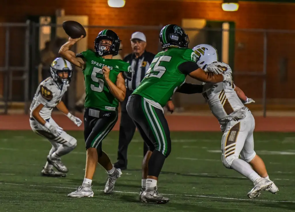 South Torrance quarterback Jake Egan throws the ball during the...