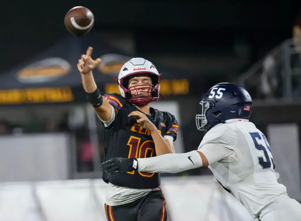El Modena quarterback Ethan Sorenson fires a pass as Trabuco...