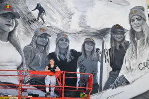 Massive San Clemente mural puts spotlight on women surfers pushing bounderies