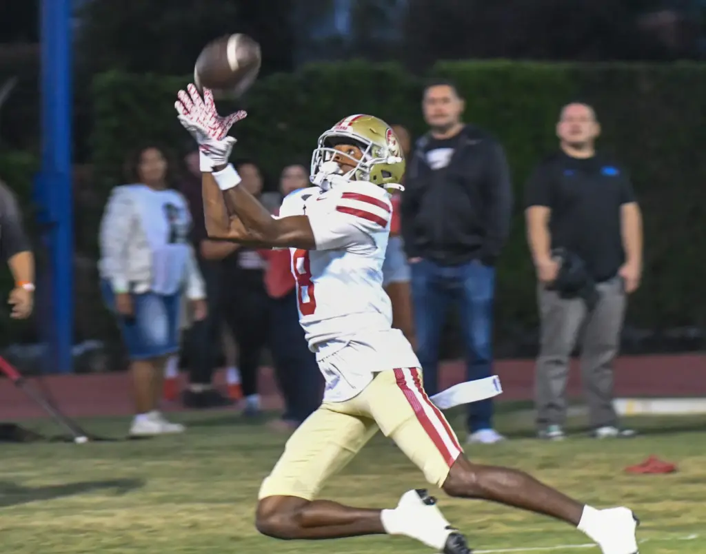 JSerra Catholic receiver Sam Fredericksen (8) catches a pass in...