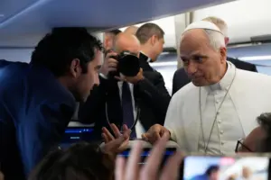 Pope Leo XIV affirms need for media to cover public figures when asked about Trump ban