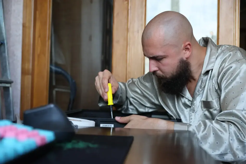 A 28-year-old digital content marketer who recently moved out of...
