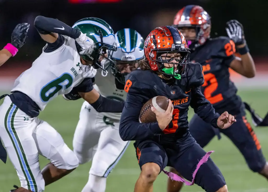 Orange wide receiver Dylan Stone (8) carries the ball during...