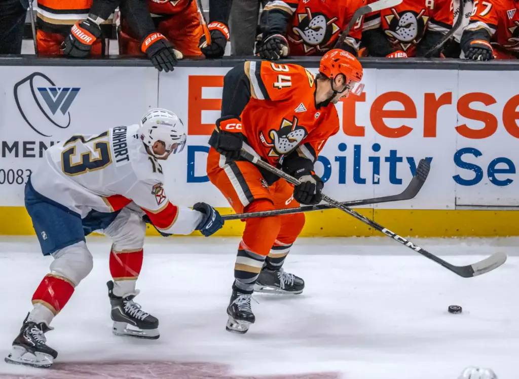 The Ducksâ Travis Mitchell controls the puck during the second...