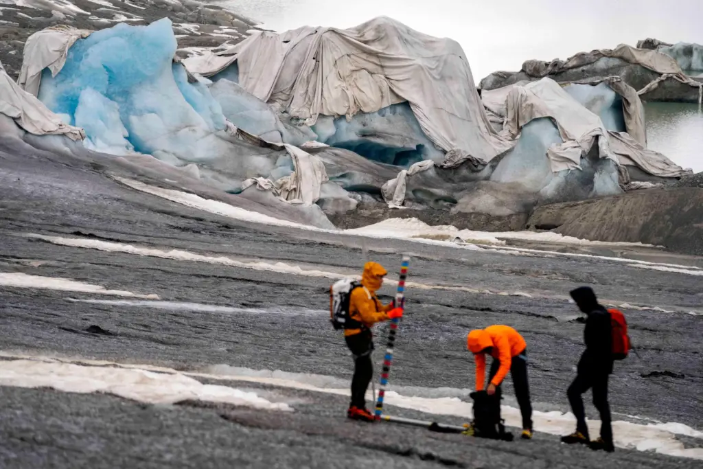 FILE — Swiss Federal Institute of Technology glaciologist and head...