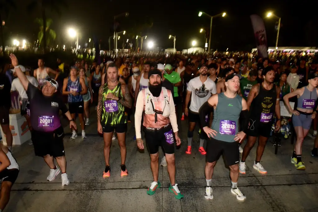 A sold-out field of runners participates in the 2026 2XU...