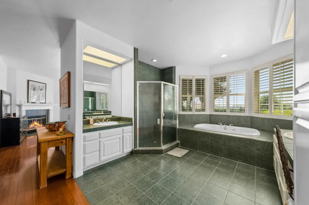 The primary bathroom. (Photo by Dusan Simonovic, Estate Photos LA)