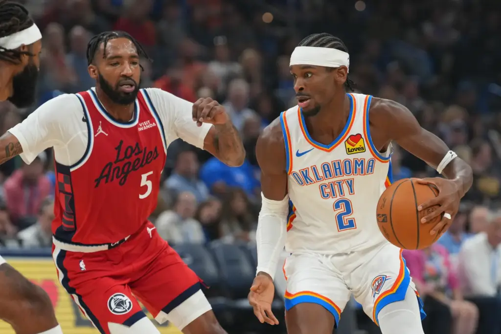 Oklahoma City Thunder guard Shai Gilgeous-Alexander (2) pushes past Clippers...