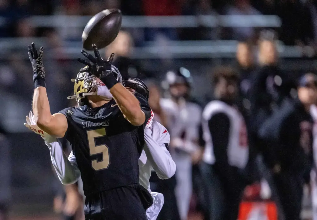 San Clemente center back Tate Bollard (7) breaks up a...