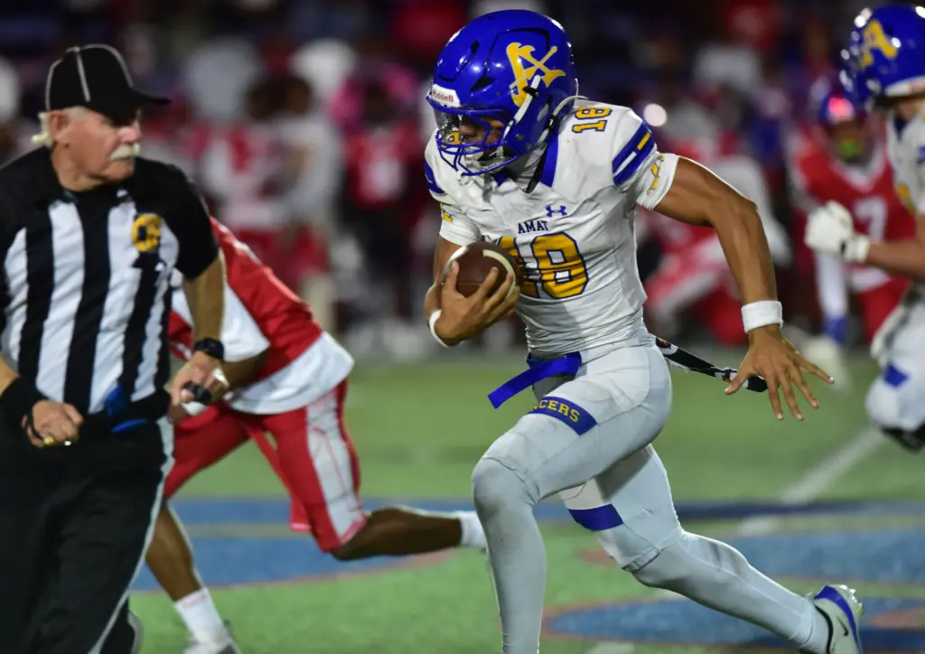 Bishop Amat back Ayden Bias big run vs.Serra in Mission...