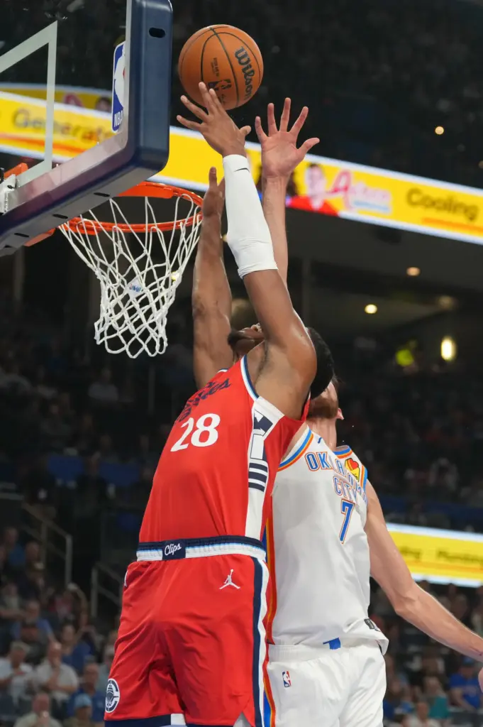 Clippers forward Rui Hachimura (28) shoots over Oklahoma City Thunder...
