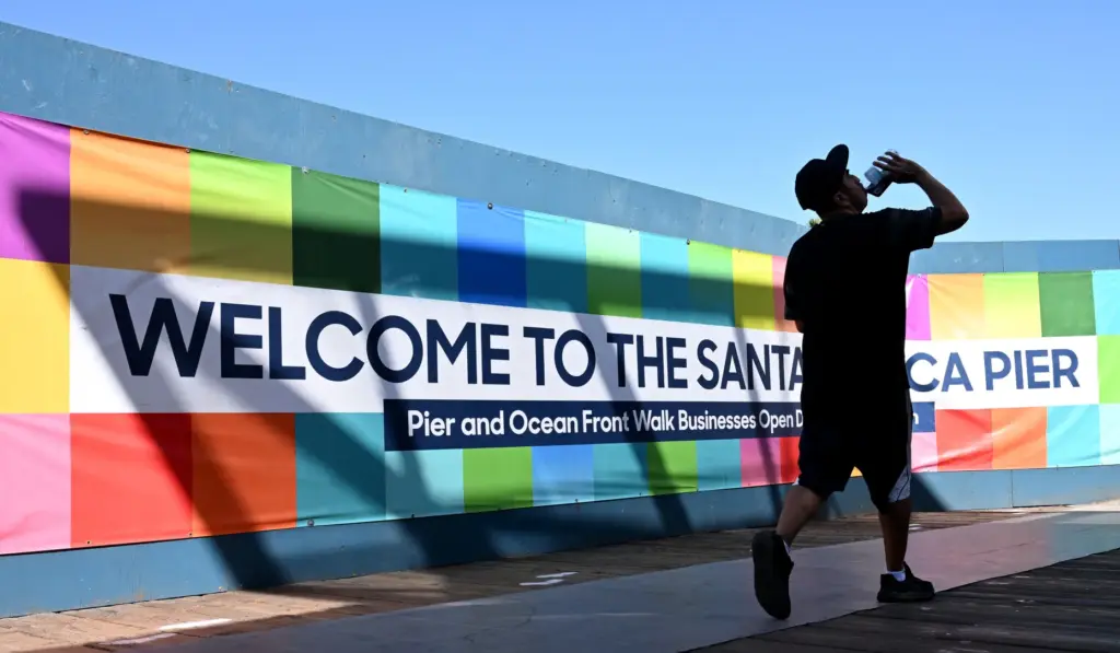Work on the landmark Santa Monica Pier sign began today...
