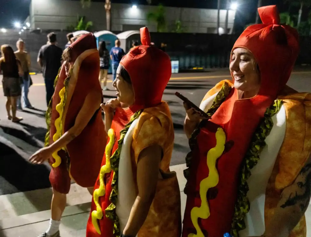 Charlene Tran, Catherine Chan, and Kristin Chlentzos arrive in hot...