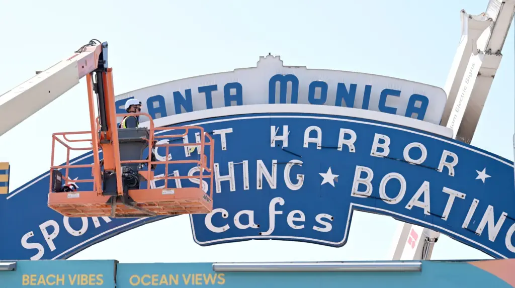 Work on the landmark Santa Monica Pier sign began today...