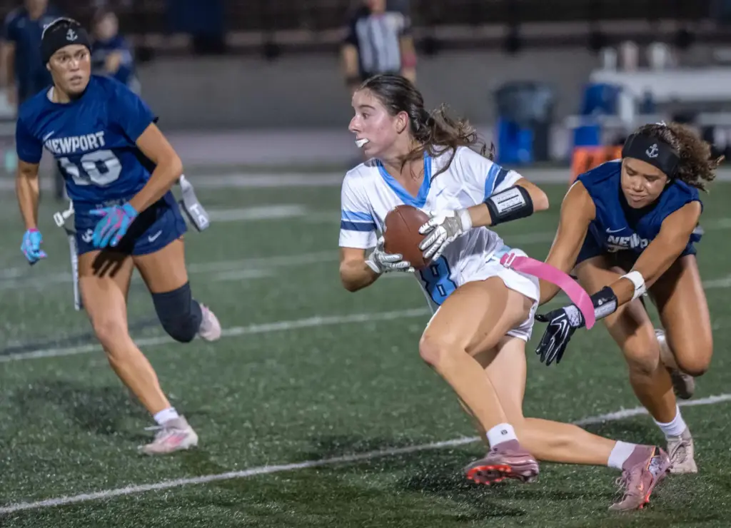 Corona del Marâs Addison Stern (8) carries the ball during...