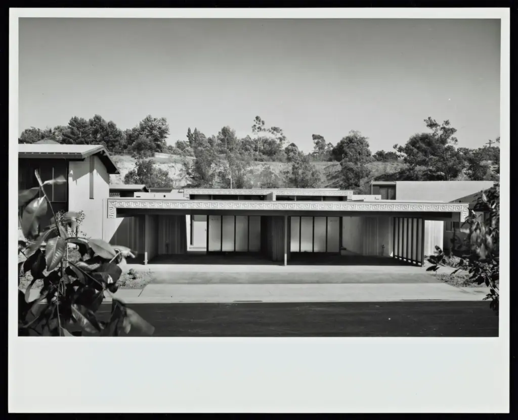 Julius Shulmanâs 1964 photograph of the Clifton Jones Jr.-designed garden...