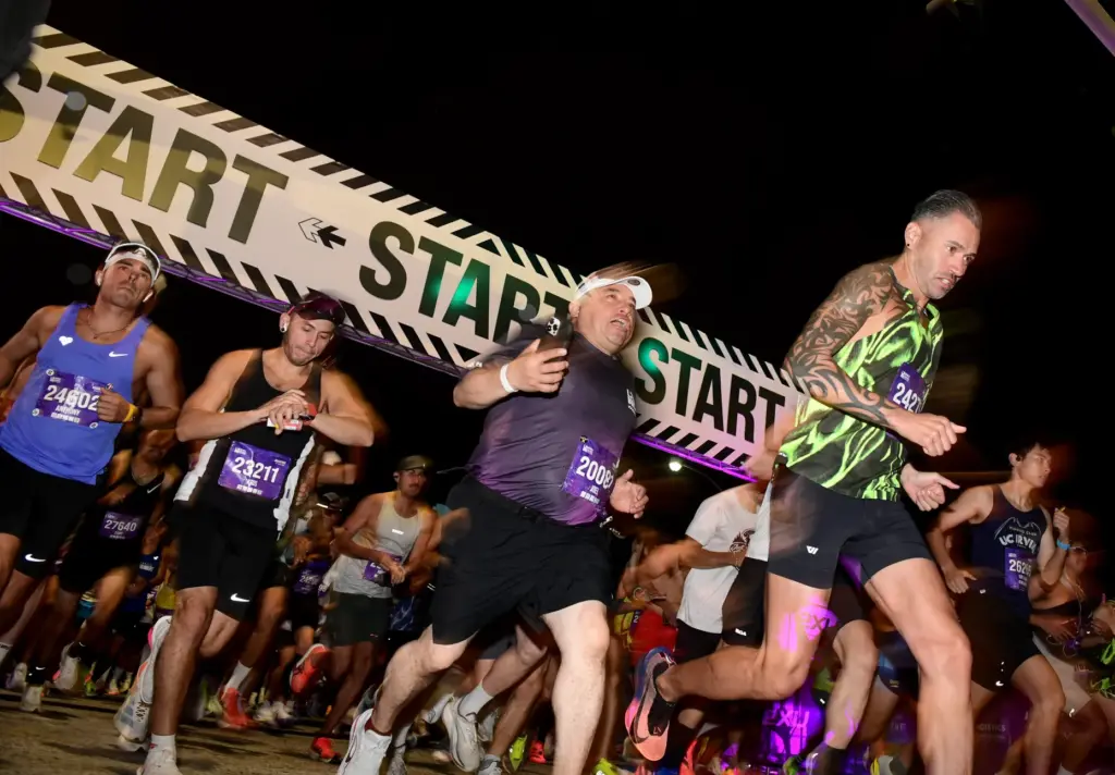 A sold-out field of runners participates in the 2026 2XU...