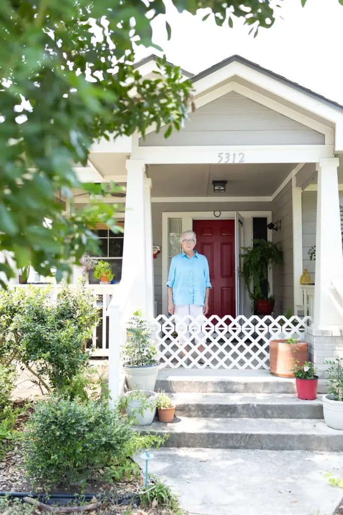 Cindy Blewett at home in Kyle, Texas. (Callie Richmond/KFF Health...